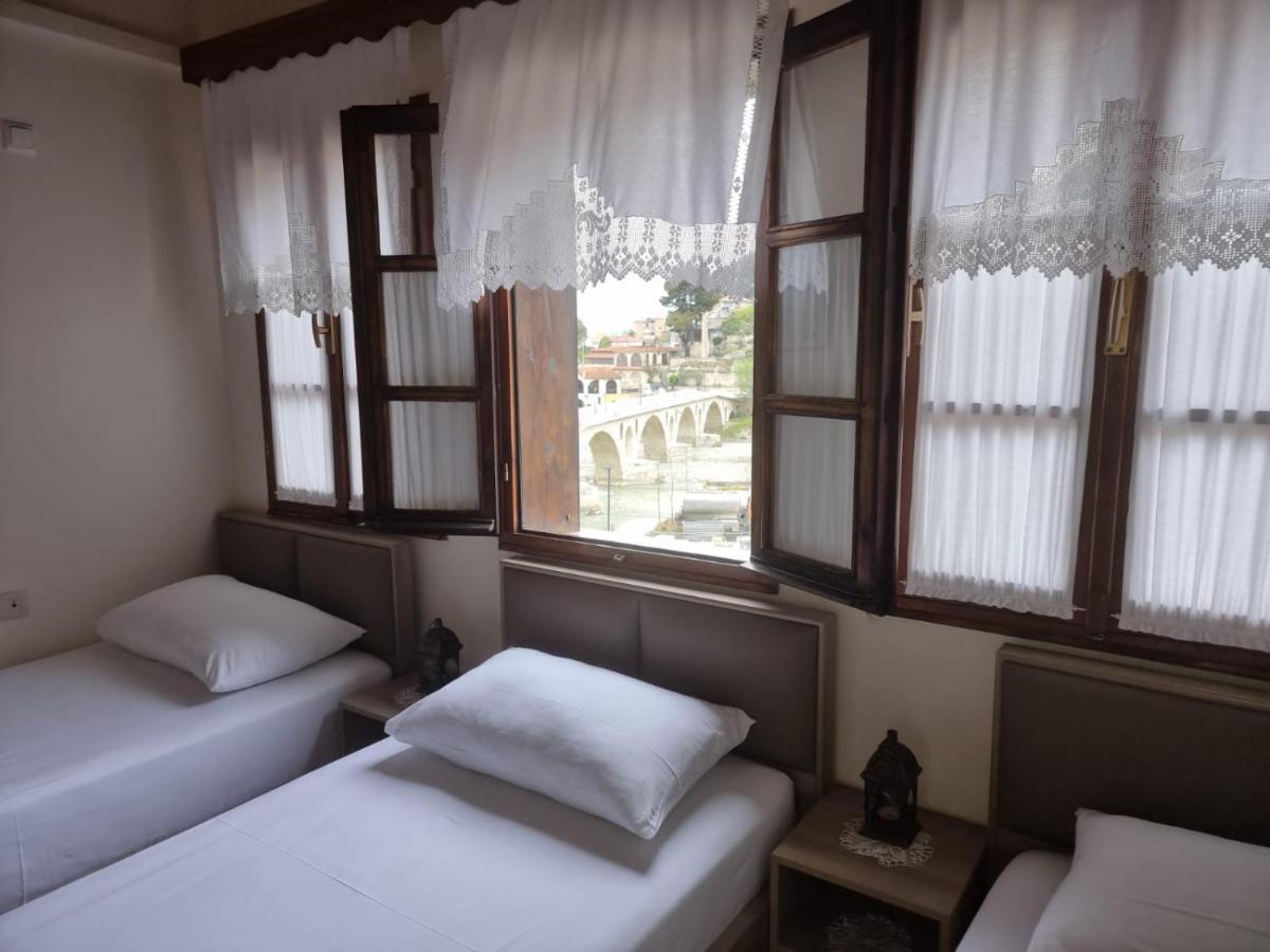 Romeo'S Guest House Berat Exterior foto