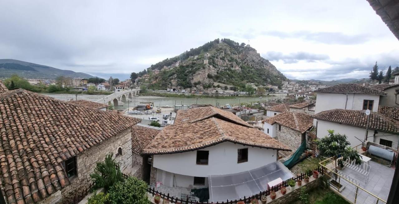 Romeo'S Guest House Berat Exterior foto