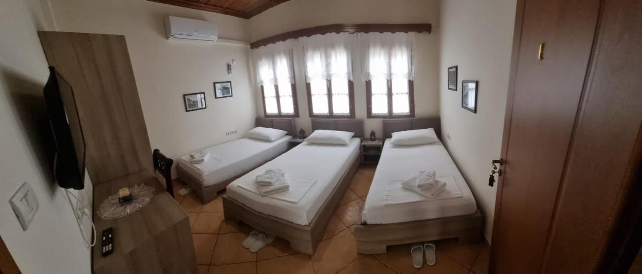 Romeo'S Guest House Berat Exterior foto