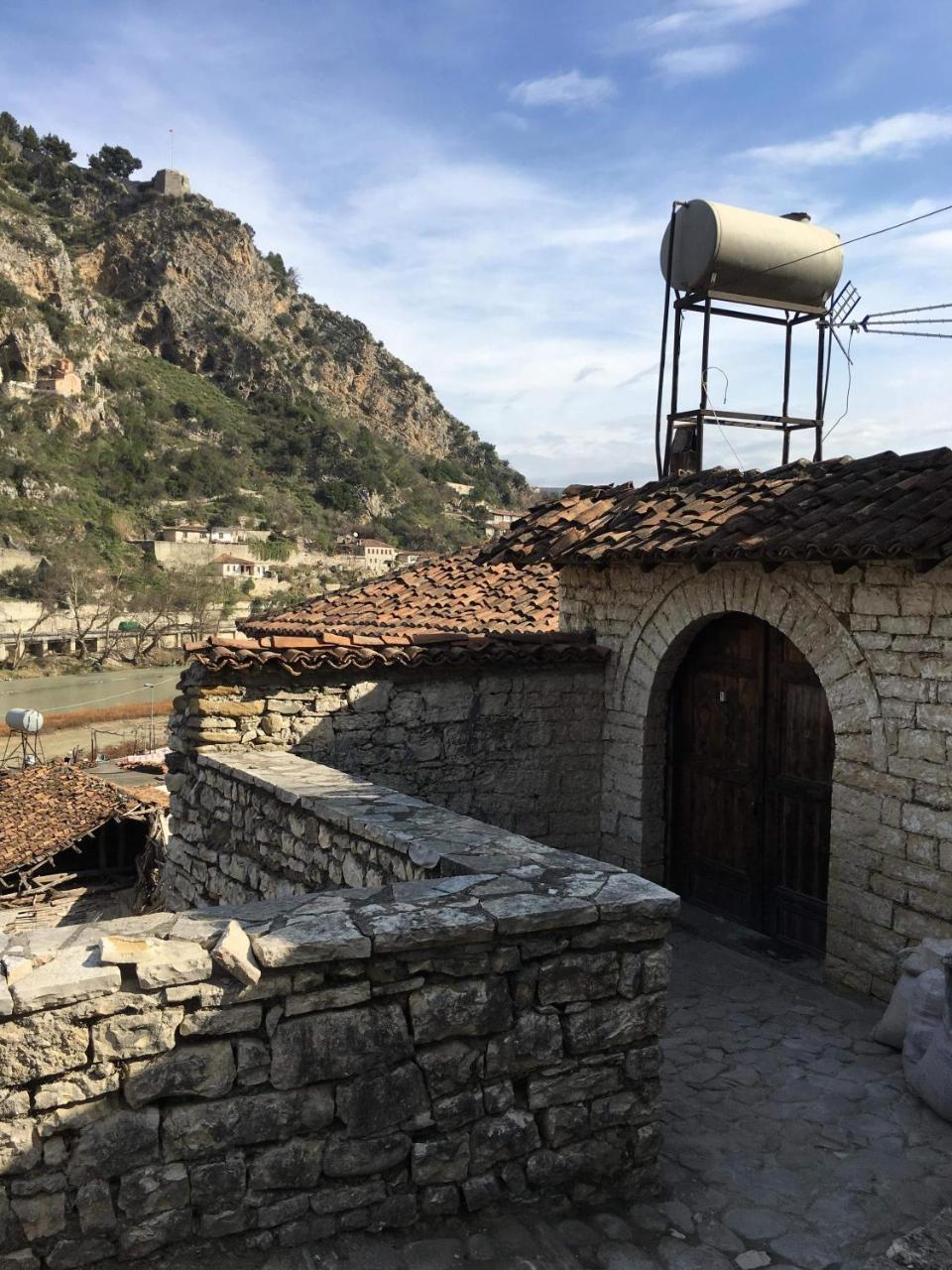Romeo'S Guest House Berat Exterior foto